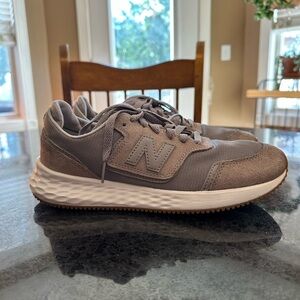 New Balance Men’s X-70 Size 9.5